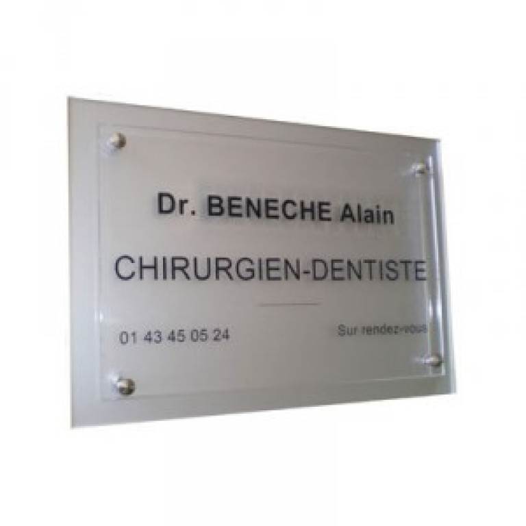 Plaque gravée plexiglas pour entreprise