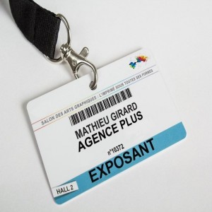 Badge PVC perforé